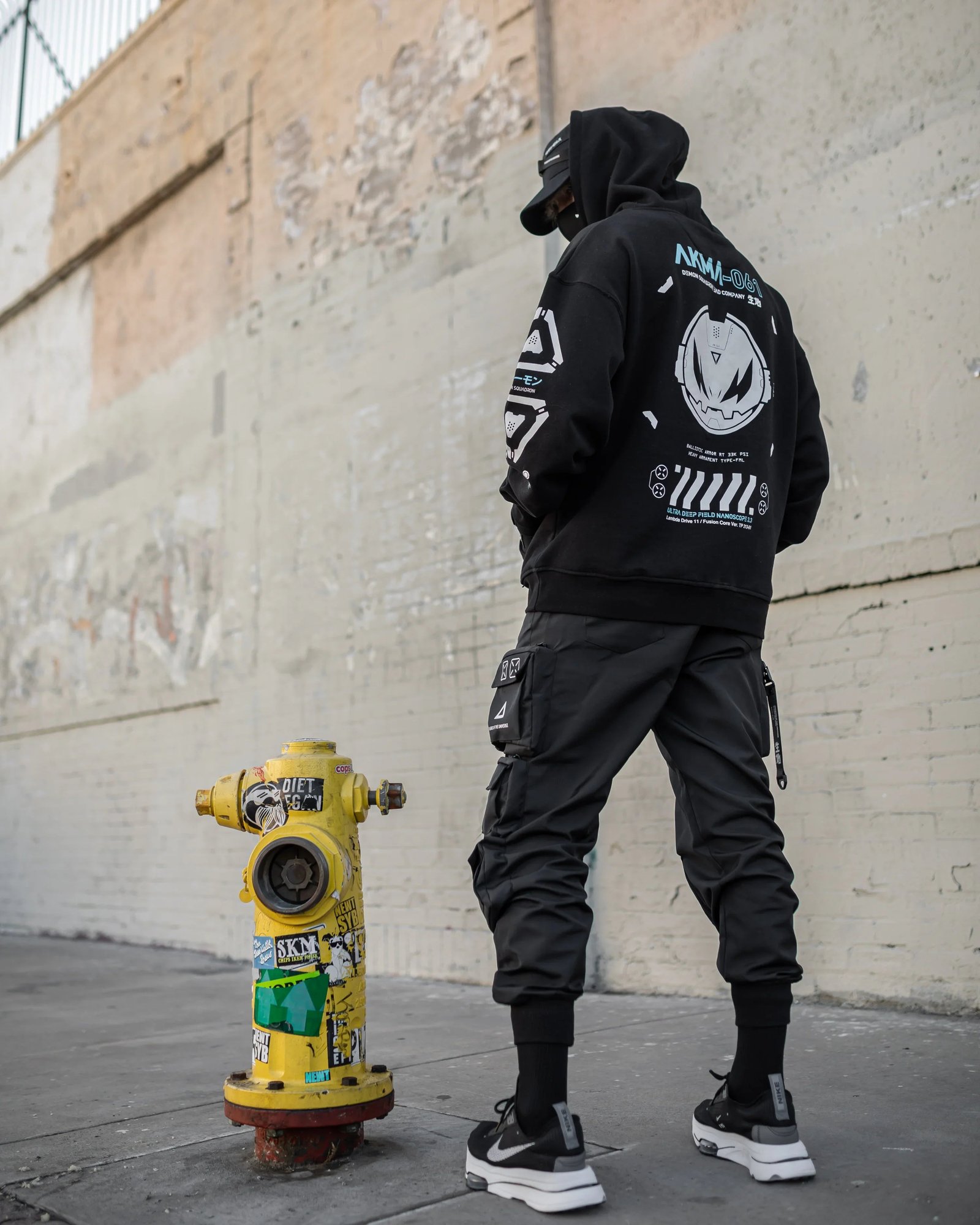 AKMA-061C Black Hoodie 5