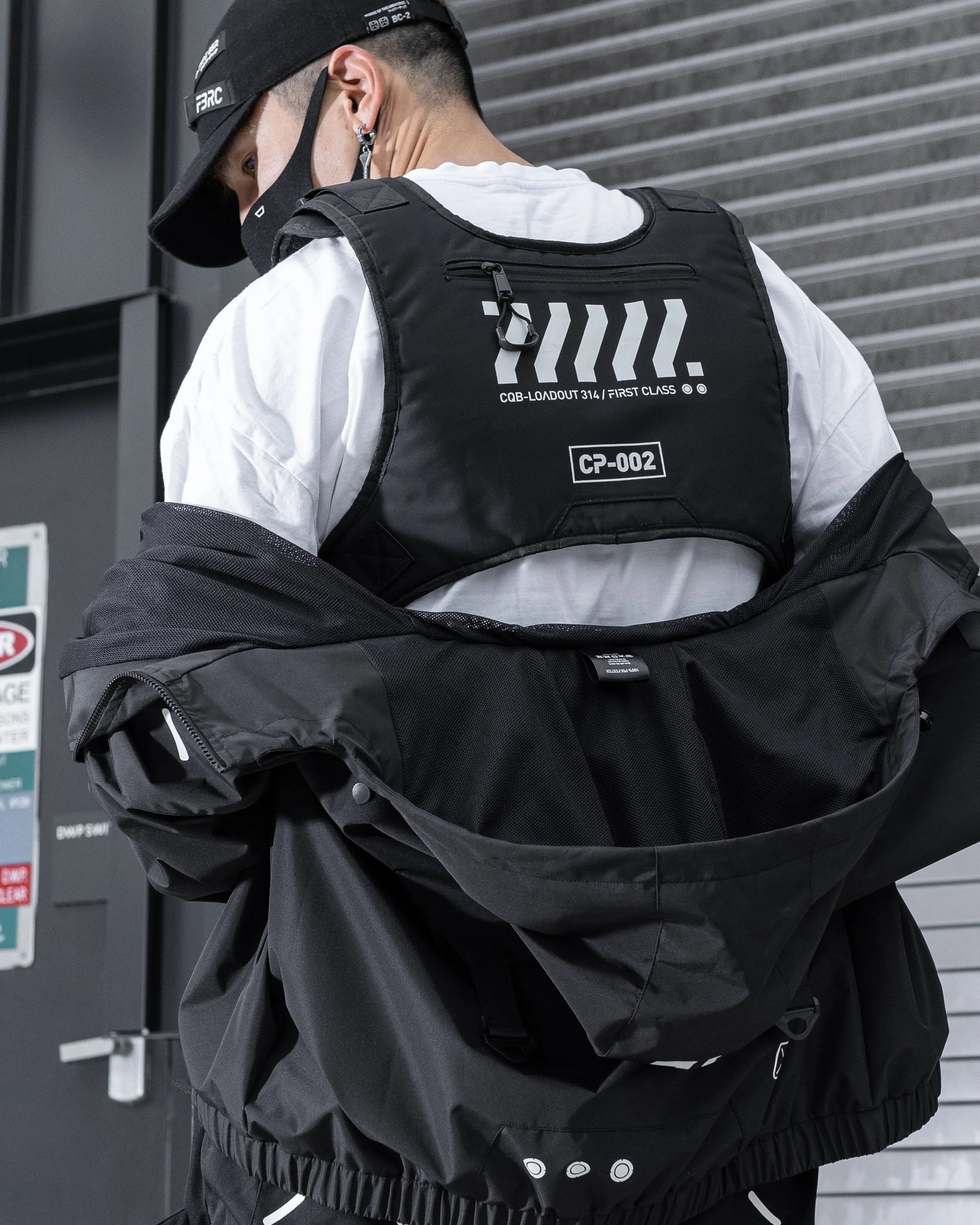 CP-002 Black Chest Rig 4