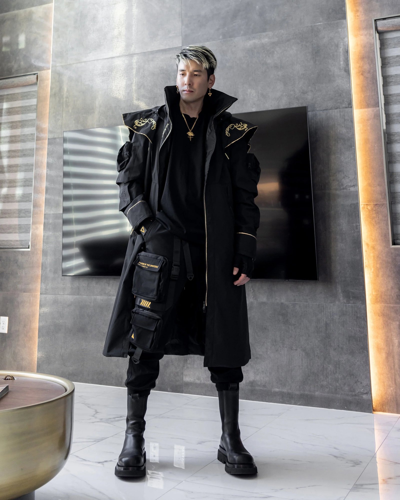 KC-030 Black King's Coat 6